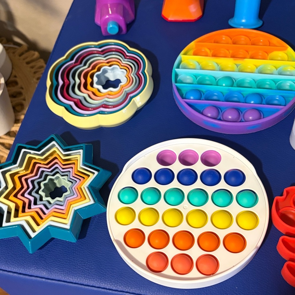 Vibrant Learning Toy Set with Mirror and Pop Fidget - Picture 4 of 8